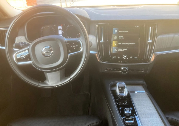 Volvo S90 cena 165000 przebieg: 56000, rok produkcji 2020 z Wrocław małe 352